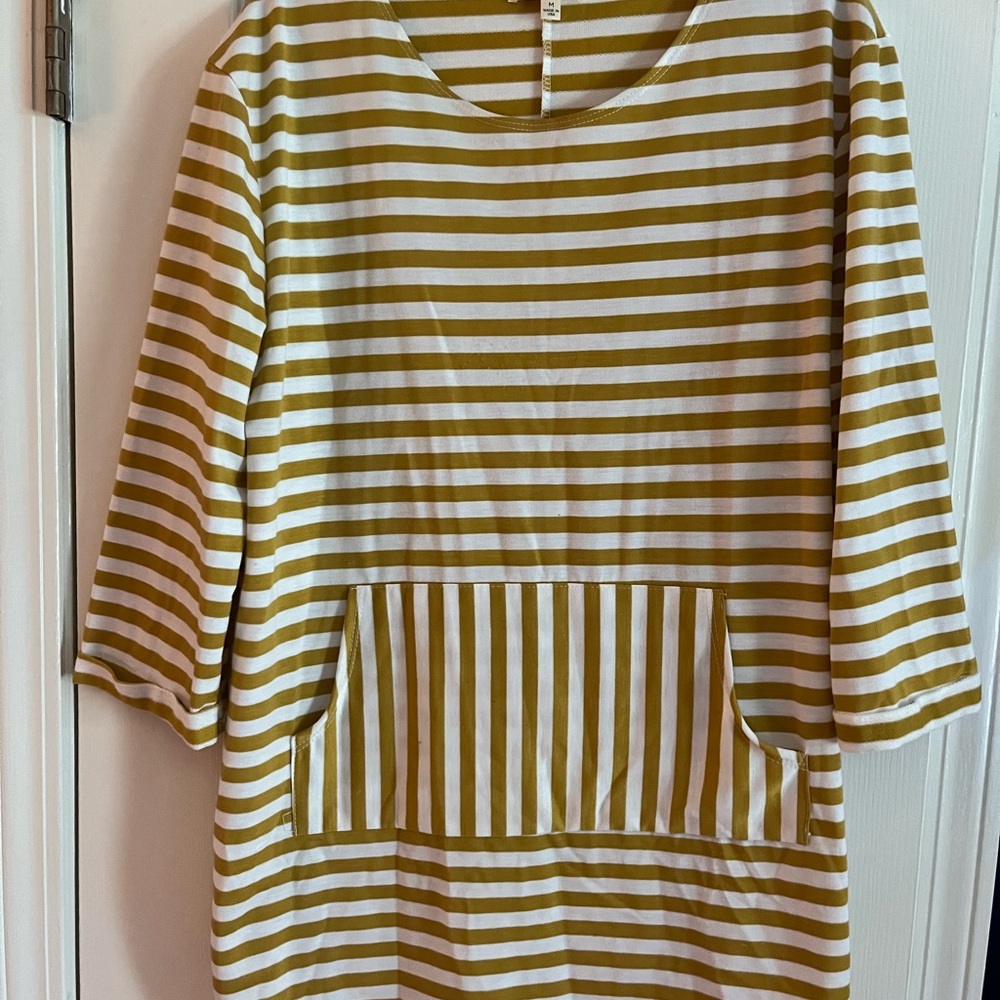 Boutique Mustard and White long tunic with front pocket